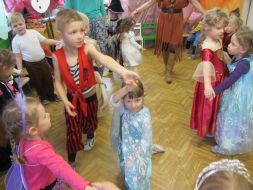 Bal karnawałowy