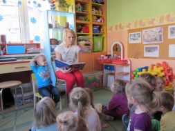 RODZICE CZYTAJĄ DZIECIOM 