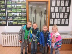 WYCIECZKA STARSZAKÓW DO MUZEUM REGIONALNEGO W KRAŚNIKU 