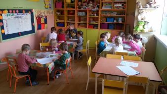 Dzieci z grupy I Maluchy napisały i wysłały list do Świętego Mikołaja. 