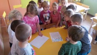 Dzieci z grupy I Maluchy napisały i wysłały list do Świętego Mikołaja. 