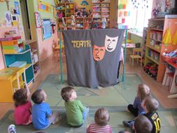 BAWIMY SIĘ W TEATR