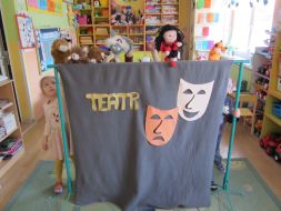 BAWIMY SIĘ W TEATR