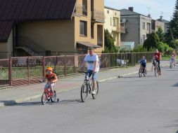 A koła rowerów kręcą się... 