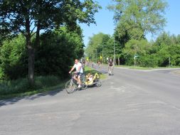 A koła rowerów kręcą się... 