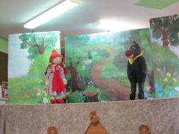 TEATR DUŻYCH LALEK Z NOWEGO SĄCZA