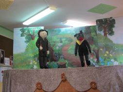 TEATR DUŻYCH LALEK Z NOWEGO SĄCZA