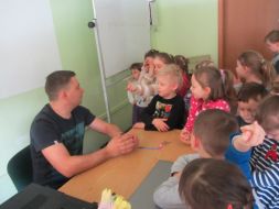 GR II W sali informatycznej