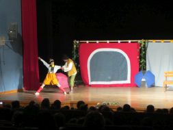 WYCIECZKA DO TEATRU