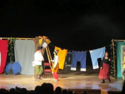 WYCIECZKA DO TEATRU