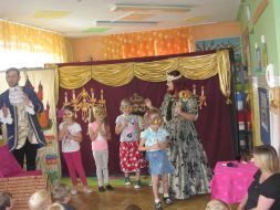 Teatr Pod Jabłonią - KOPCIUSZEK