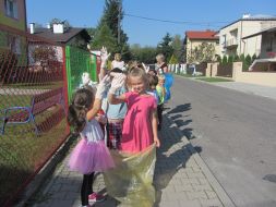 KAŻDY CHWAT SPRZĄTA ŚWIAT