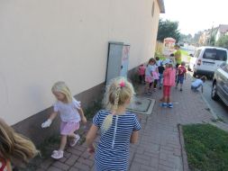 KAŻDY CHWAT SPRZĄTA ŚWIAT