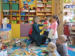 SPOTKANIE Z BIBLIOTEKARKĄ  
