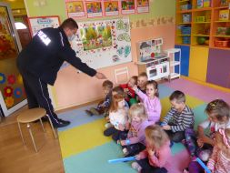 Odwiedziny policjantów