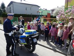 WIZYTA POLICJANTÓW W PRZEDSZKOLU 