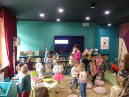 Wizyta w Miejskiej Bibliotece Publicznej - Nowy Horyzont 