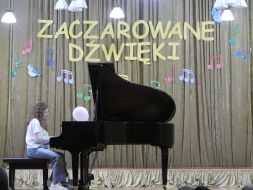WIZYTA STARSZAKÓW W SZKOLE MUZYCZNEJ 