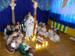 DZIEŃ BABCI I DZIADKA GRUPA II  