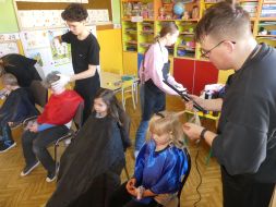WARSZTATY FRYZJERSKIE ORAZ KUCHARSKIE  