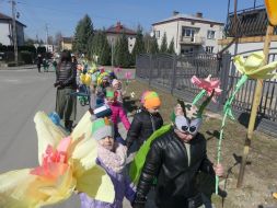 ZIELONY BAL – PRZEDSZKOLAKI WITAJĄ WIOSNĘ   