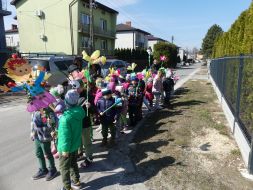 ZIELONY BAL – PRZEDSZKOLAKI WITAJĄ WIOSNĘ   