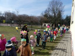 ZIELONY BAL – PRZEDSZKOLAKI WITAJĄ WIOSNĘ   
