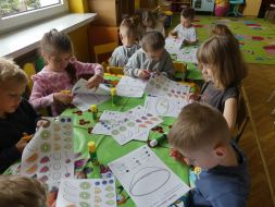 SKĄD SIĘ BIORĄ PRODUKTY EKOLOGICZNE ?  