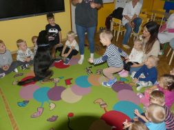 POZNAJMY SIĘ - ZABAWY Z PSEM