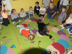 POZNAJMY SIĘ - ZABAWY Z PSEM