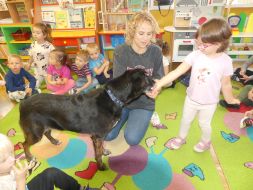 POZNAJMY SIĘ - ZABAWY Z PSEM