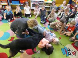 POZNAJMY SIĘ - ZABAWY Z PSEM