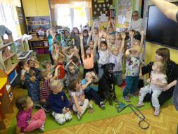 POZNAJMY SIĘ - ZABAWY Z PSEM