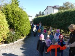 JESIENIĄ JESIENIĄ SADY SIĘ RUMIENIĄ