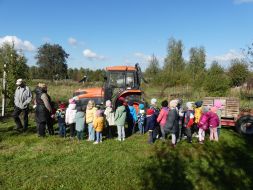 JESIENIĄ JESIENIĄ SADY SIĘ RUMIENIĄ