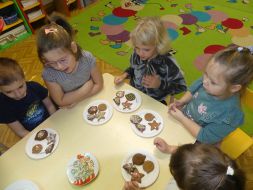 ŚWIĄTECZNE PIERNICZKI W GR I i GR II 