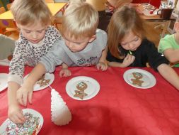 ŚWIĄTECZNE PIERNICZKI W GR I i GR II 