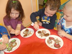 ŚWIĄTECZNE PIERNICZKI W GR I i GR II 