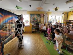  SPEKTAKL TEATRALNY 