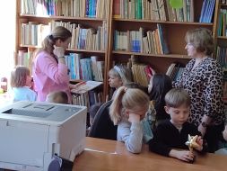  GR I WYCIECZKA DO BIBLIOTEKI SZKOLNEJ 