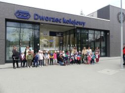  JEDZIE POCIĄG Z DALEKA  